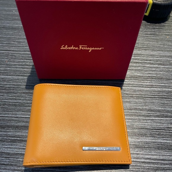 Salvatore Ferragamo Mens Wallet - Picture 1 of 8